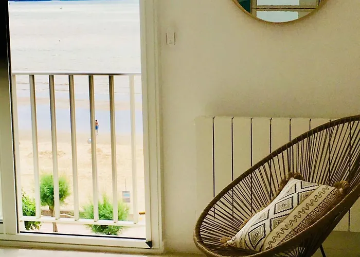 Апартаменты Merveilleux Face La *